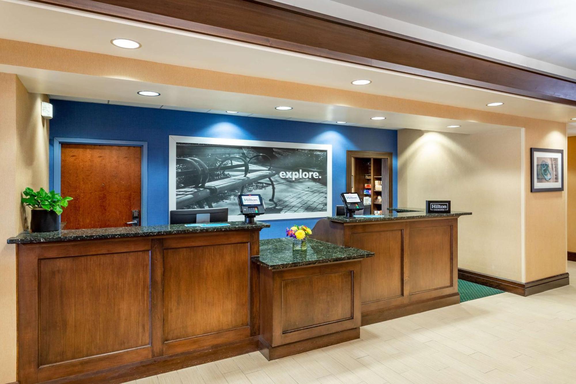 Hampton Inn & Suites Sacramento-Elk Grove Laguna I-5 Екстериор снимка