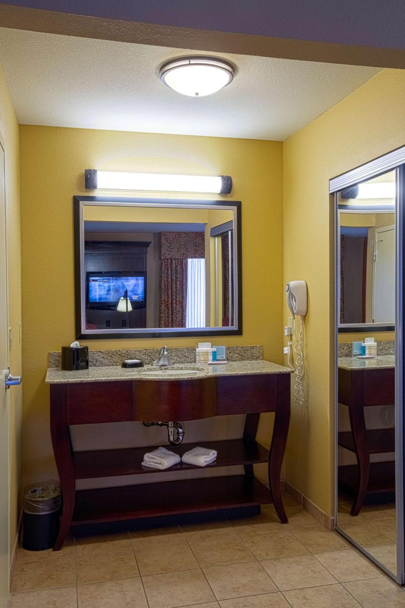 Hampton Inn & Suites Sacramento-Elk Grove Laguna I-5 Екстериор снимка